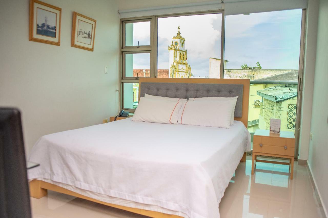 Onoma Hotel Lorica Bagian luar foto