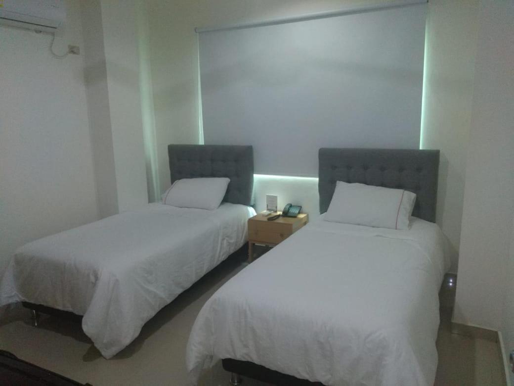 Onoma Hotel Lorica Bagian luar foto